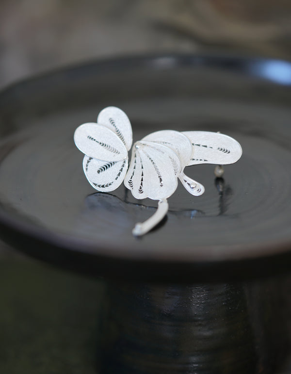 AWAKEN SPRING BUTTERFLY EARRING