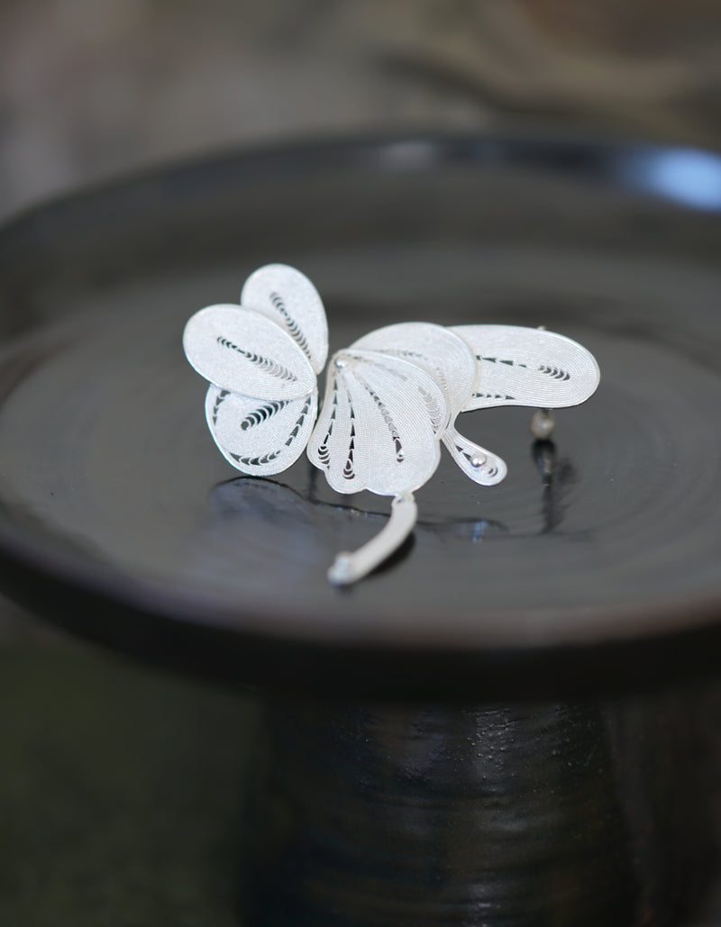 AWAKEN SPRING BUTTERFLY EARRING