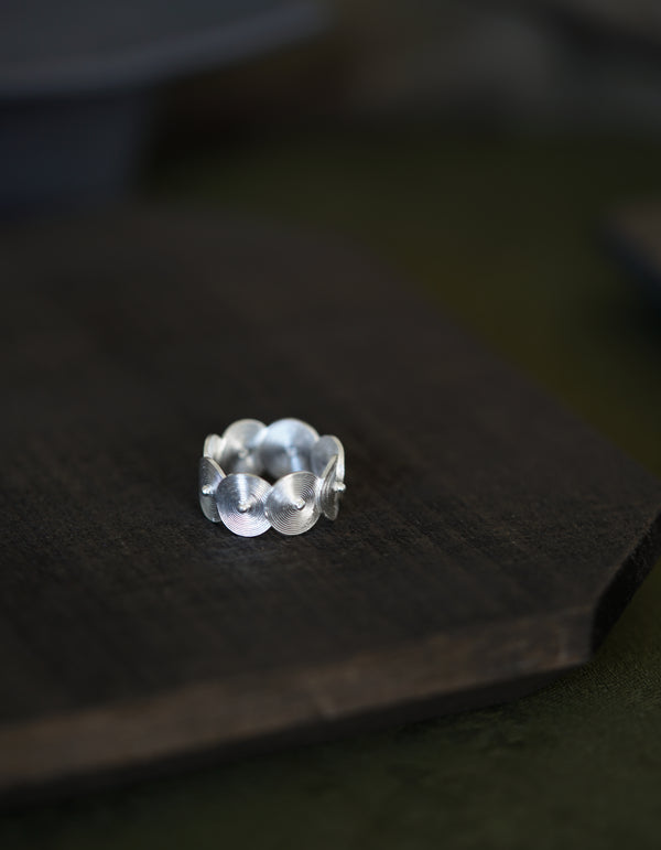 MIAO SCALES RING