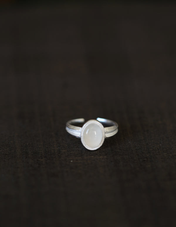 DOUBLE STRAPS WHITE AGATE RING