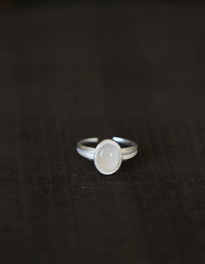 DOUBLE STRAPS WHITE AGATE RING