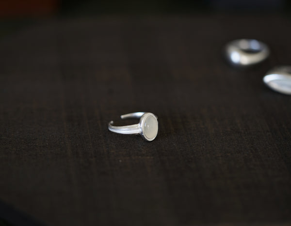 DOUBLE STRAPS WHITE AGATE RING
