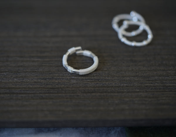STRINGS FILIGREE RING