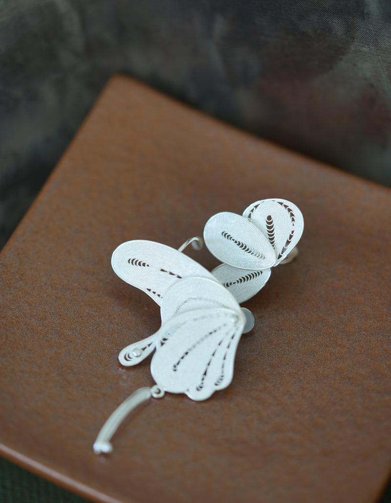 AWAKEN SPRING BUTTERFLY EARRING