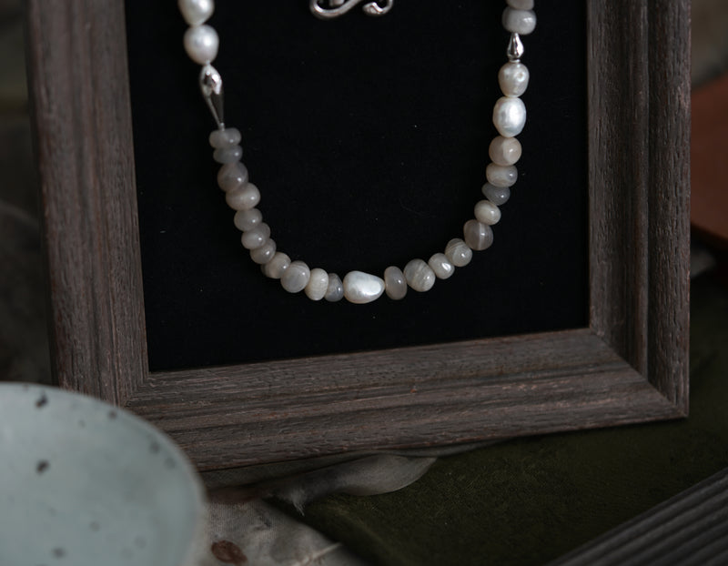 MOONLIT NECKLACE