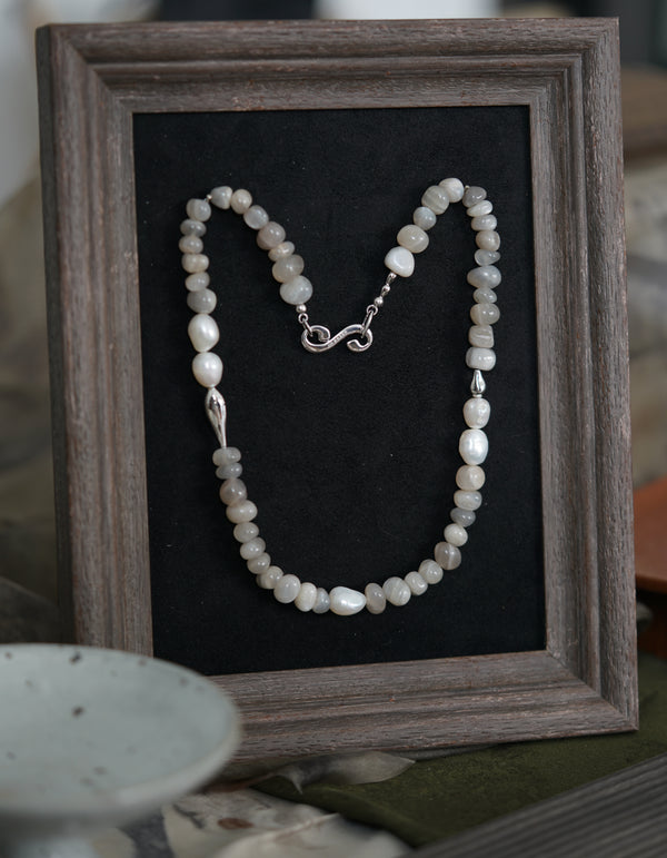 MOONLIT NECKLACE