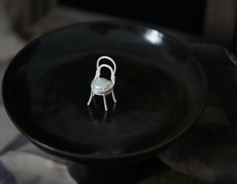PEARL CHAIR PENDANT/BROOCH